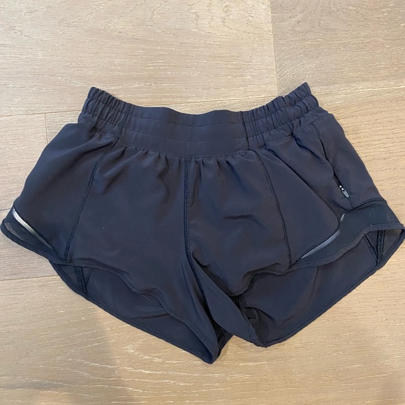 Lululemon short - Picture 2 of 3
